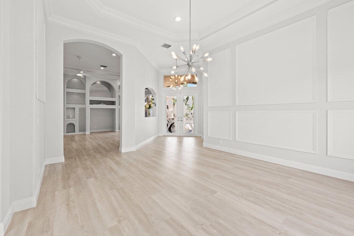 2933 E Fontana Court