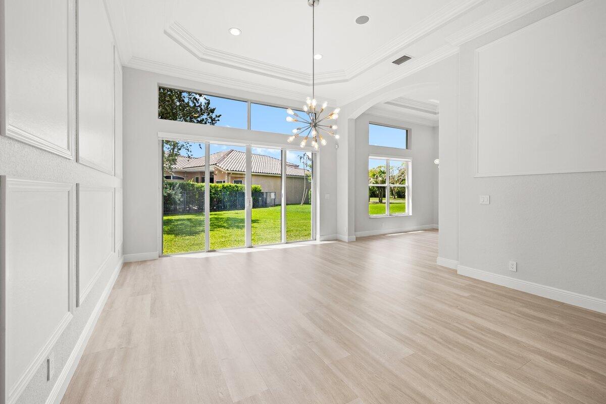 2933 E Fontana Court
