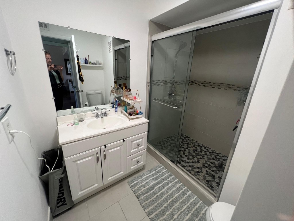 COUNTRY CLUB APT At Bonav - Residential