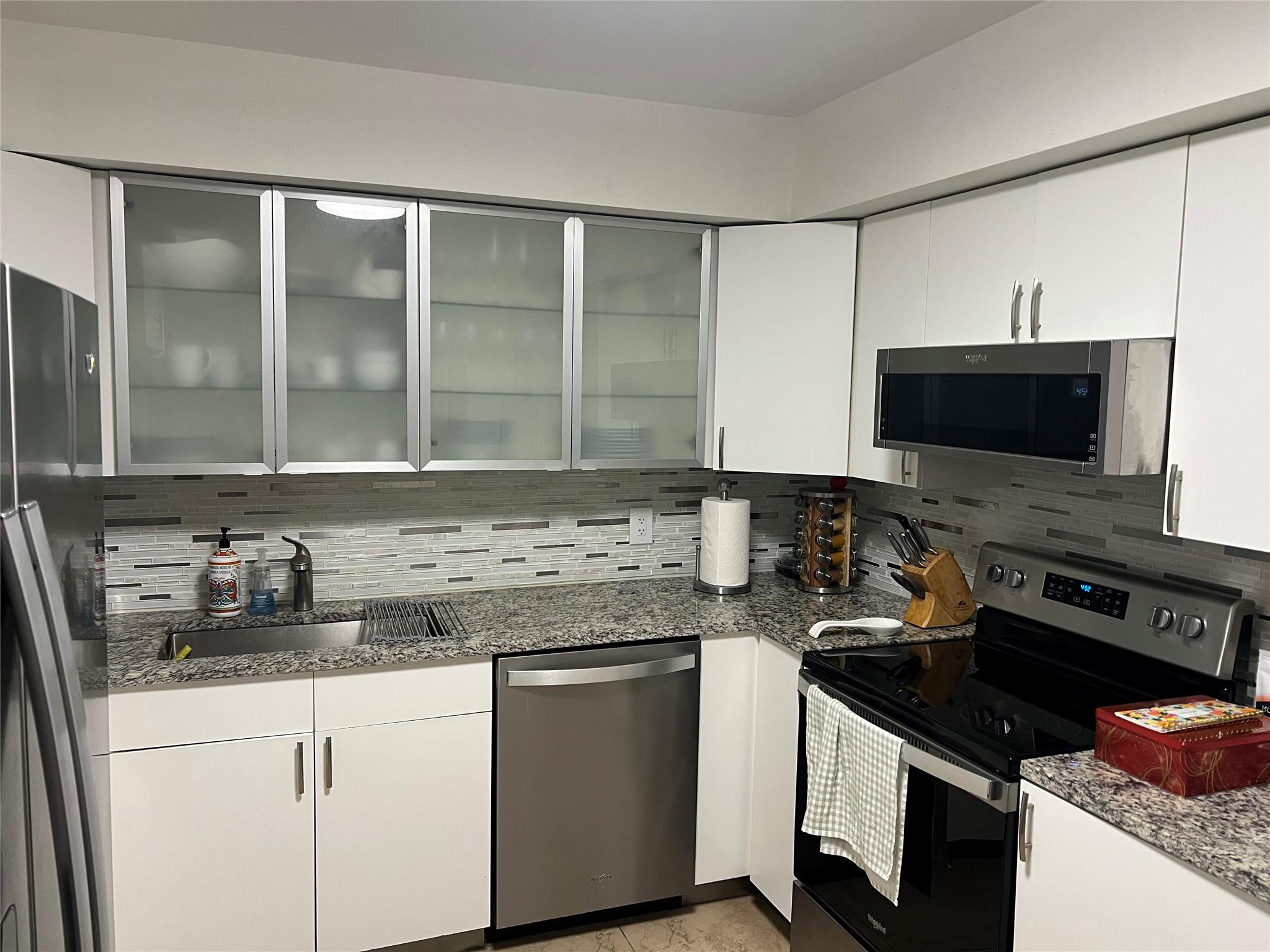 COUNTRY CLUB APT At Bonav - Residential