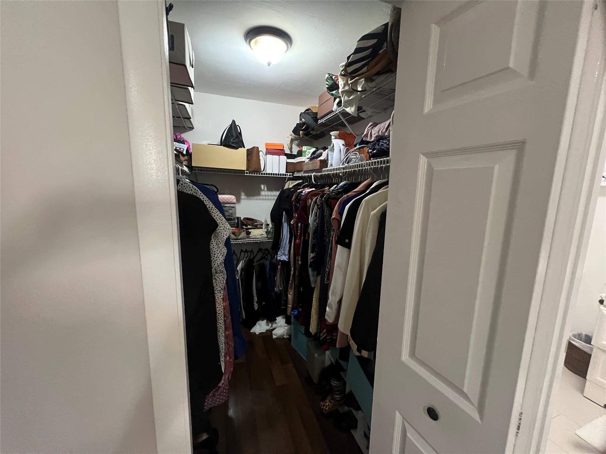 COUNTRY CLUB APT At Bonav - Residential