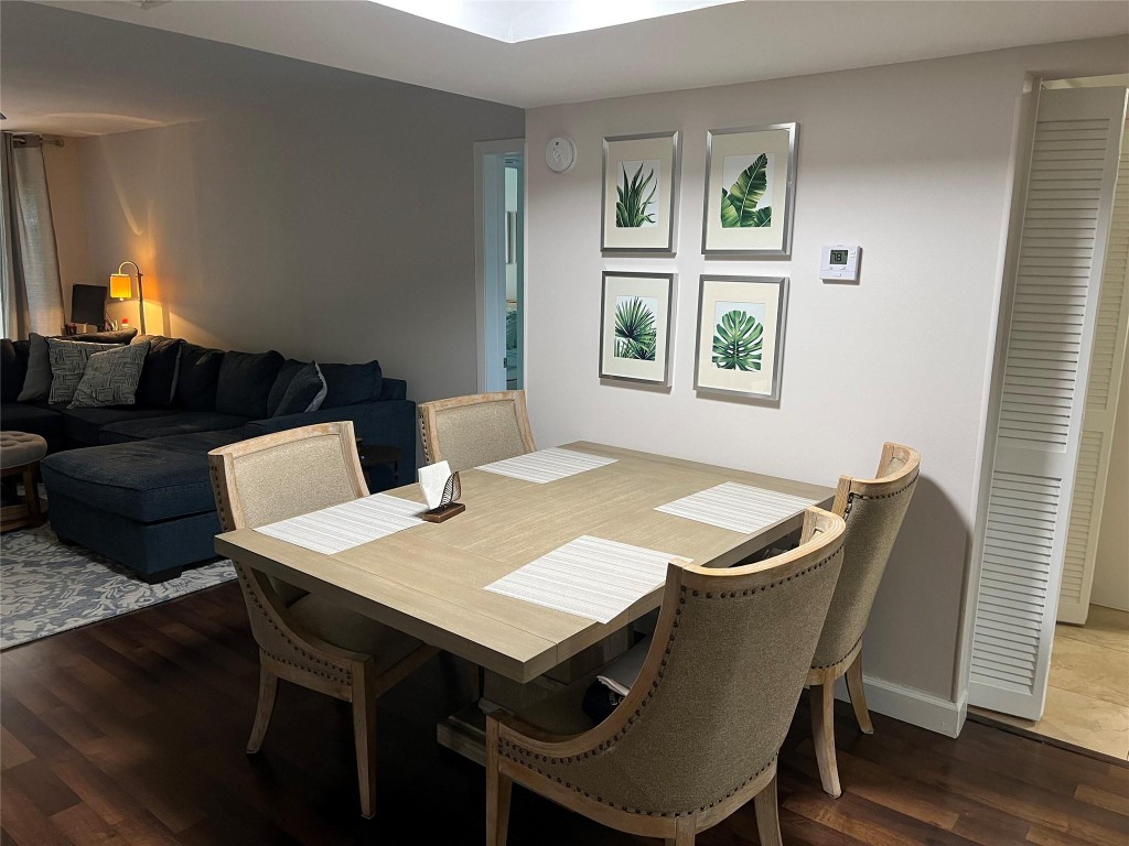 COUNTRY CLUB APT At Bonav - Residential