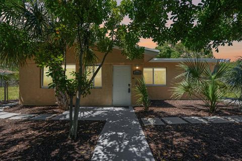 Tiny photo for 2943 NW 13th Street, Fort Lauderdale, FL 33311 (MLS # B26027230)