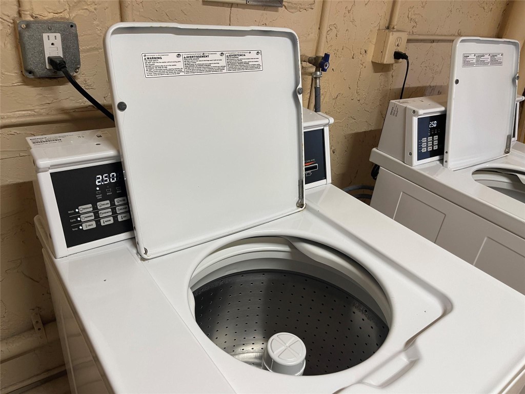 Oriole Golf & Tennis Club - Residential