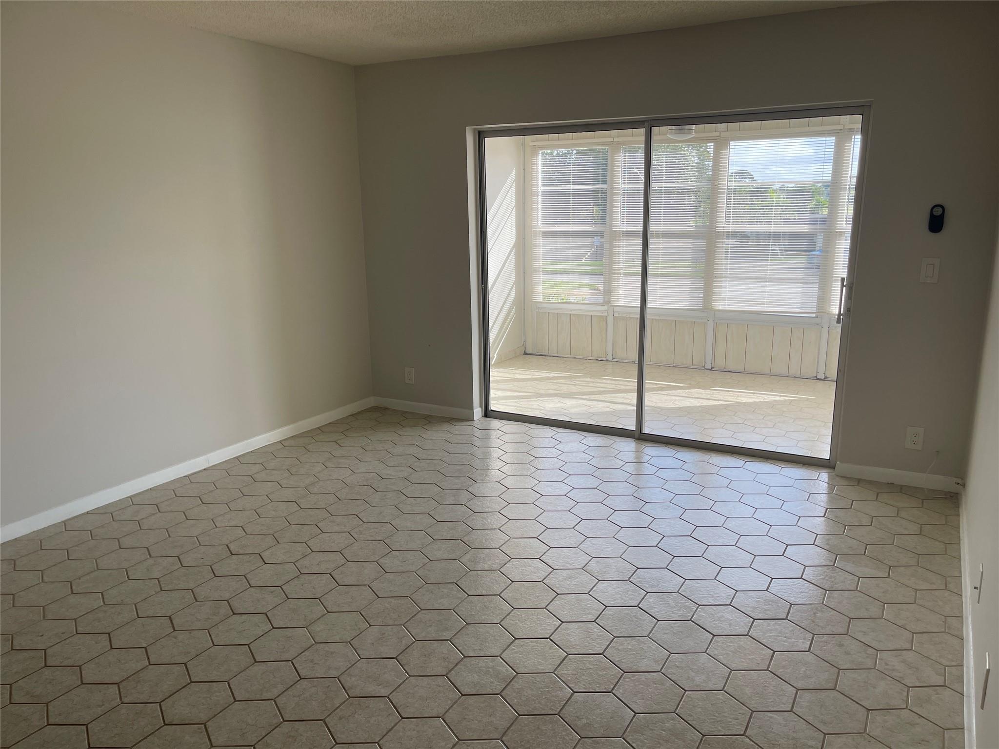 Oriole Golf & Tennis Club - Residential