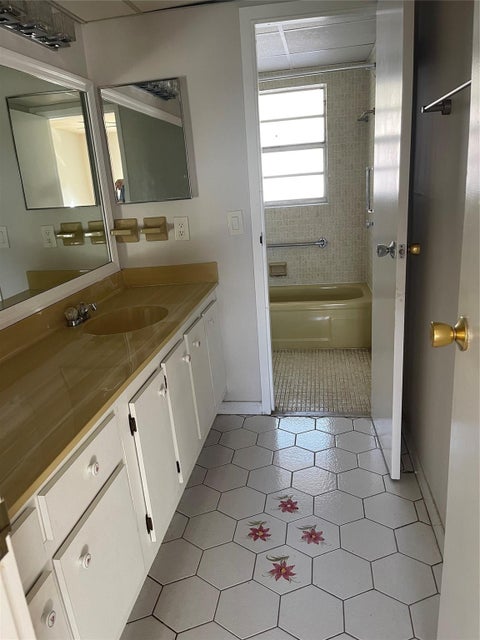 Tiny photo for 1005 Country Club Drive #205, Margate, FL 33063 (MLS # F10529291)