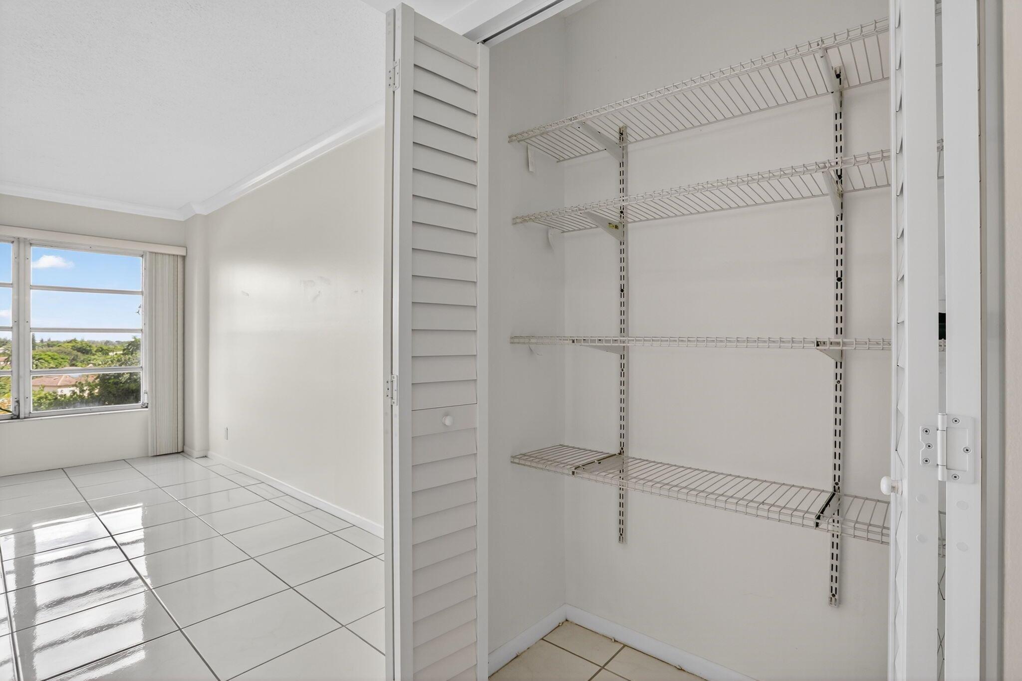 COUNTRY CLUB TOWER OF COR - Residential Lease