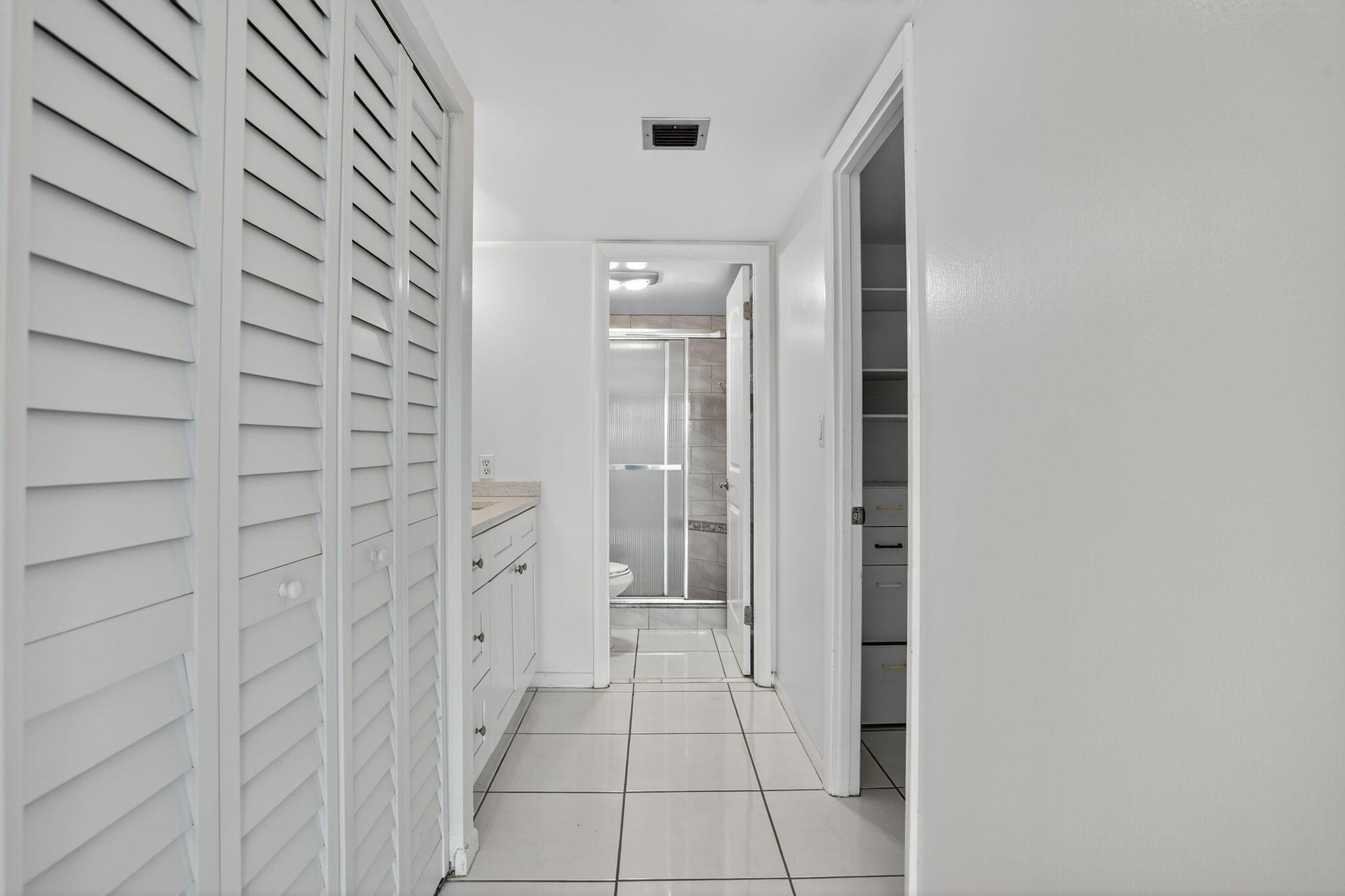 COUNTRY CLUB TOWER OF COR - Residential Lease