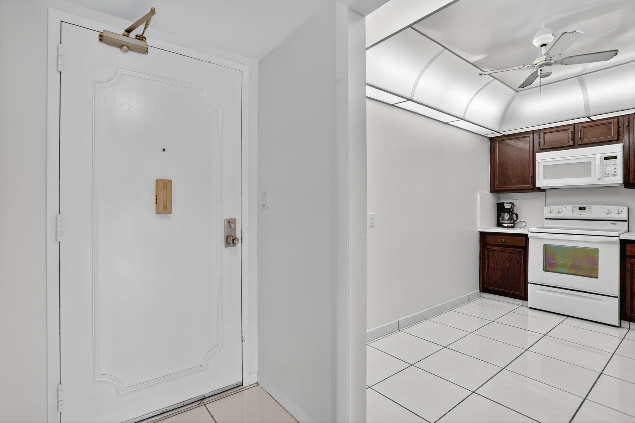 COUNTRY CLUB TOWER OF COR - Residential Lease