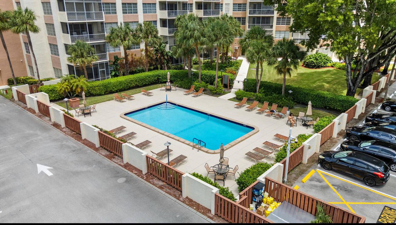 COUNTRY CLUB TOWER OF COR - Residential Lease