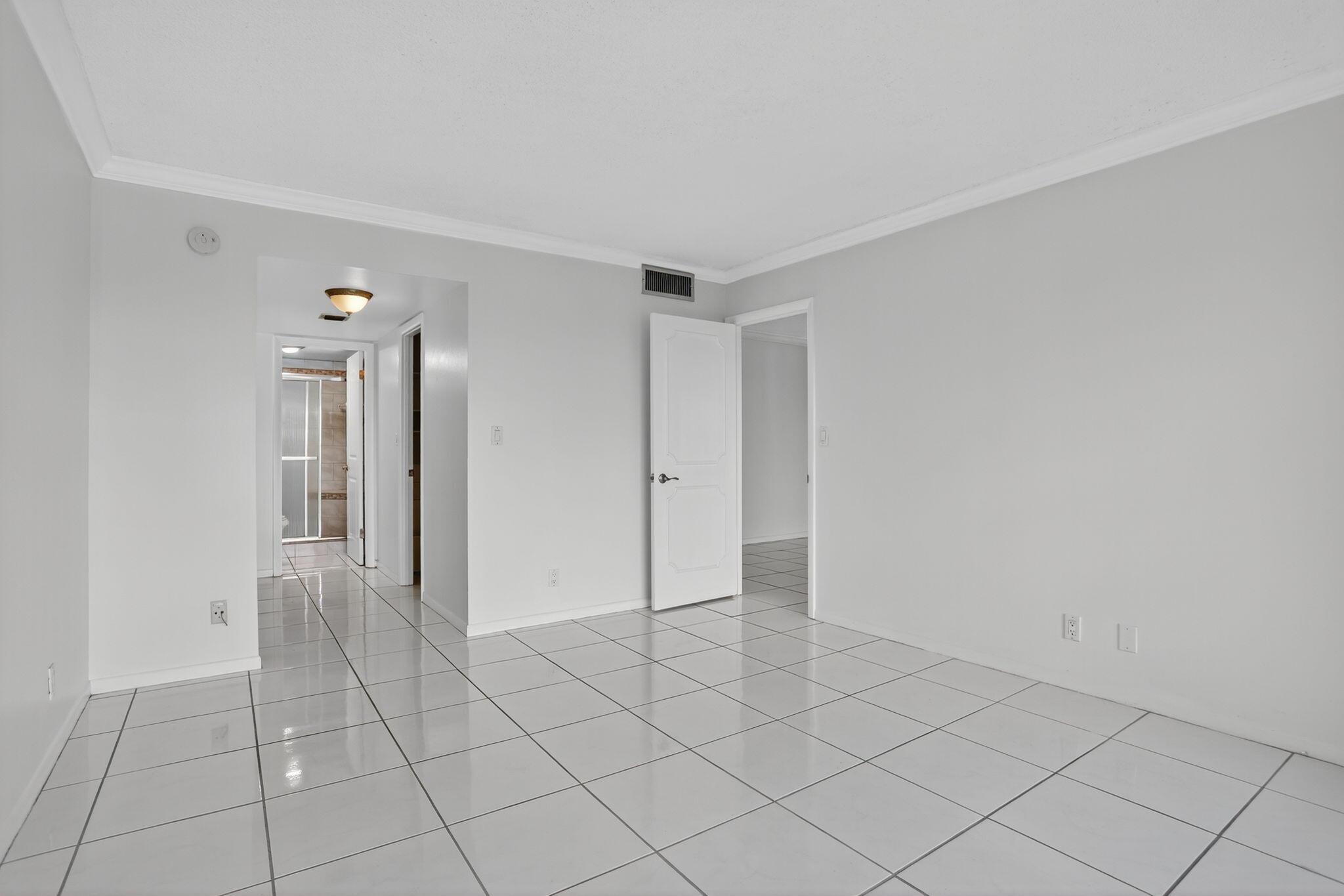 COUNTRY CLUB TOWER OF COR - Residential Lease