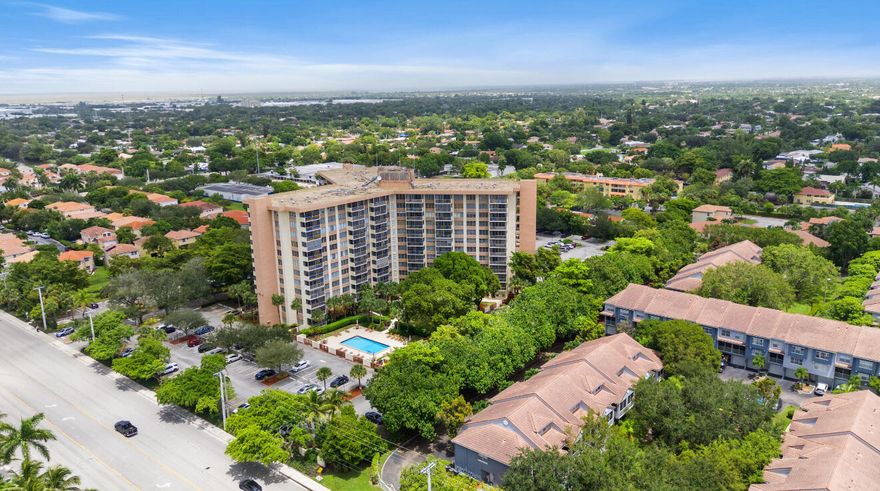 24/7 Secured Lobby! Spacious unit with walk-in closet. Conveniently located near shopping, dining, transportation, and hospitals. Rent includes Cable TV & Internet. 55+ HOPA community - one occupant must be 55+, landlord motivated!