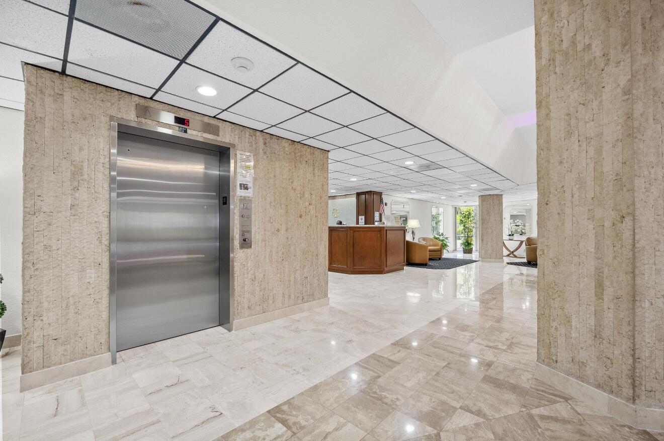 COUNTRY CLUB TOWER OF COR - Residential Lease