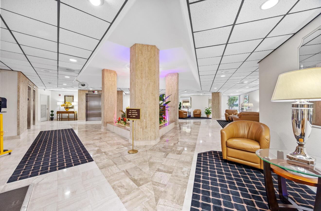 COUNTRY CLUB TOWER OF COR - Residential Lease