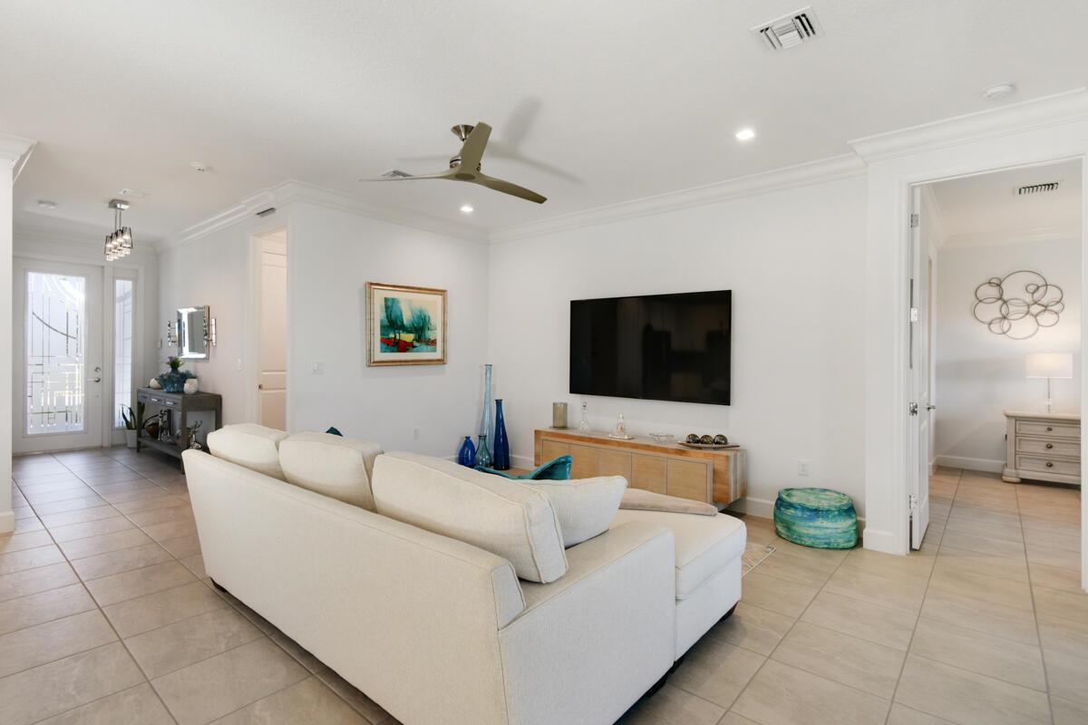 Valencia Cay - Residential