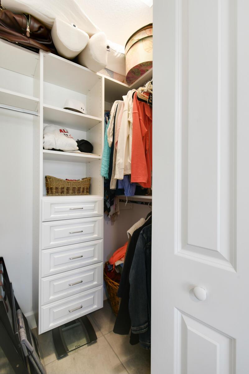 Valencia Cay - Residential