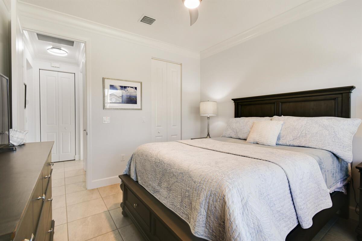 Valencia Cay - Residential