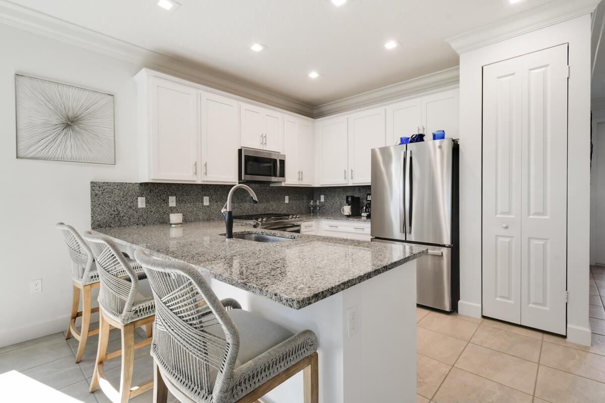 Valencia Cay - Residential