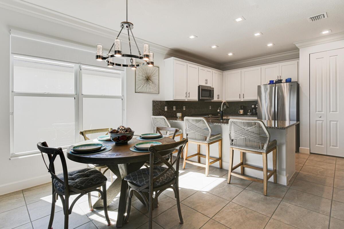 Valencia Cay - Residential