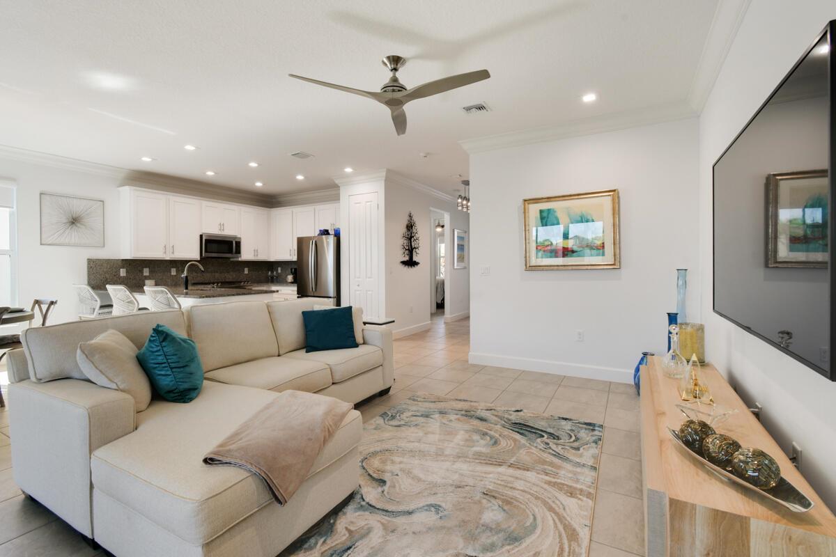 Valencia Cay - Residential