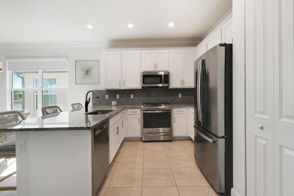 Valencia Cay - Residential