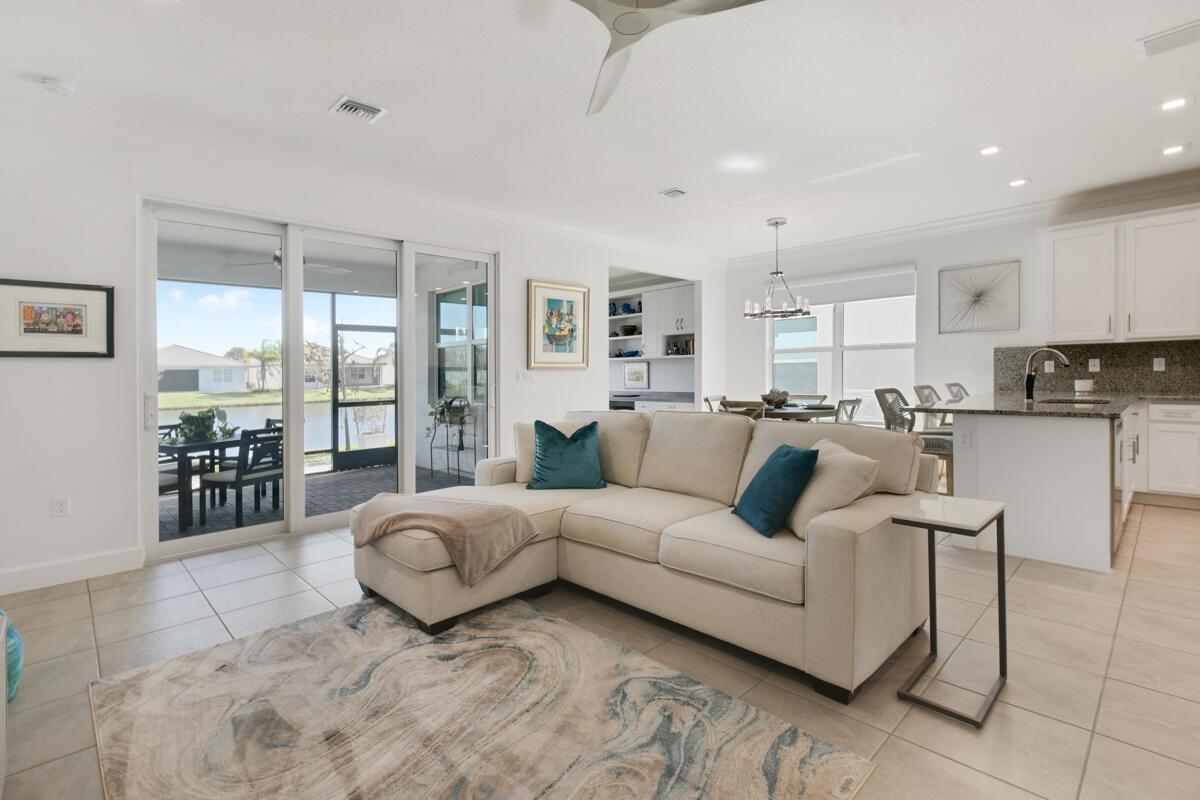 Valencia Cay - Residential