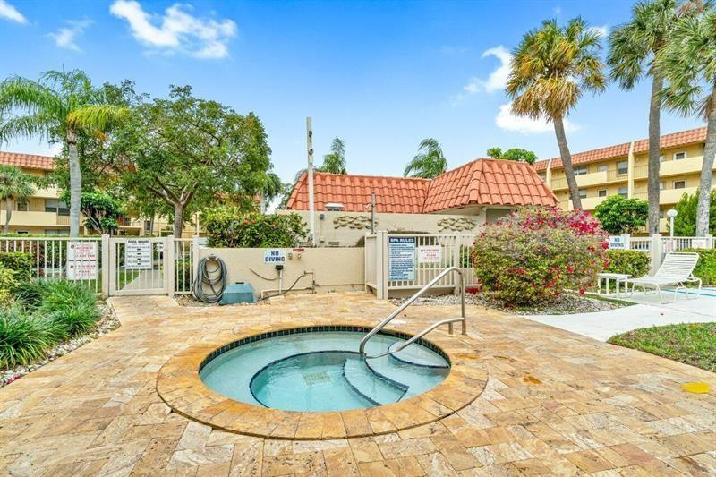 Island Club - Residential