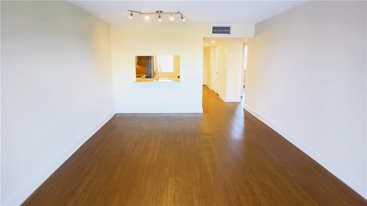 Island Club - Residential