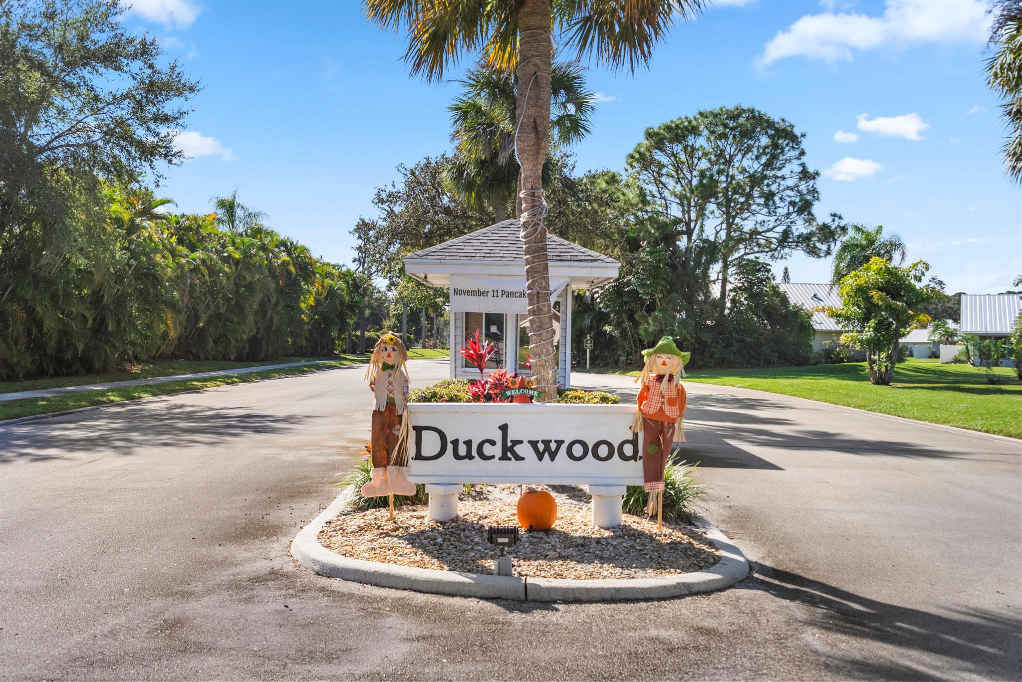 6760 SE Lillian Court