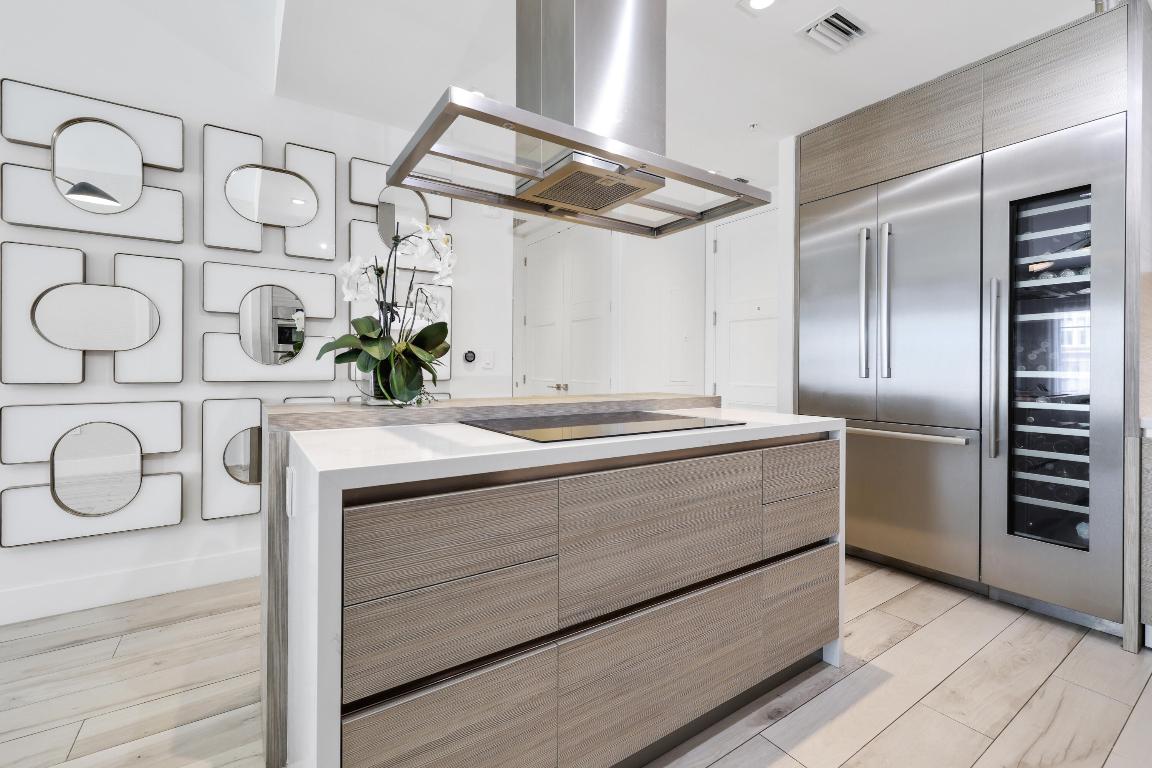 TOWER 155 CONDO - Residential