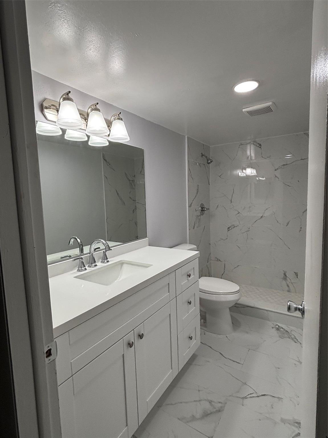 The Manors Of Inverrary I - Residential Lease