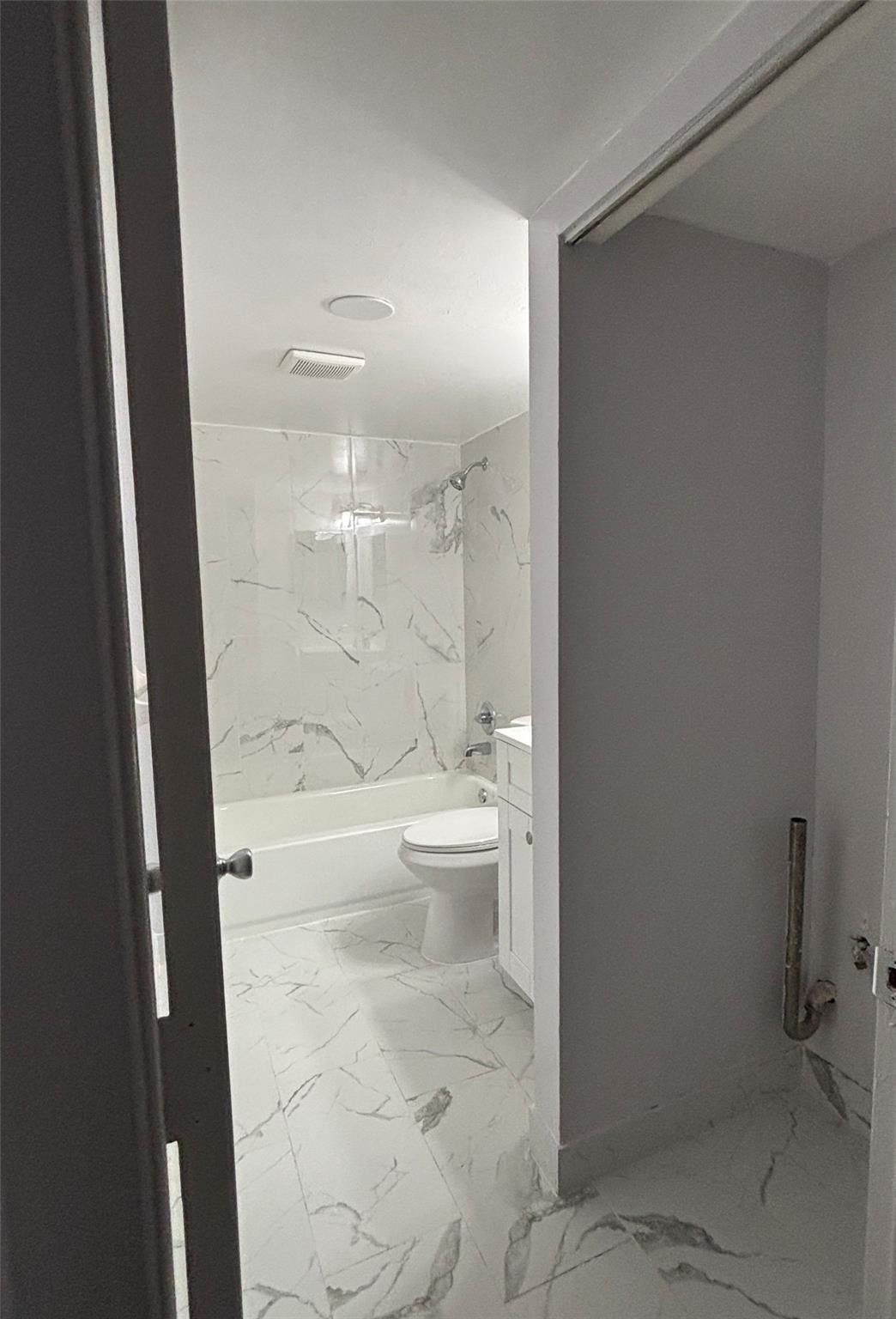 The Manors Of Inverrary I - Residential Lease