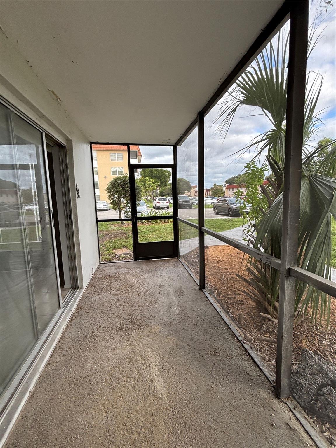 The Manors Of Inverrary I - Residential Lease
