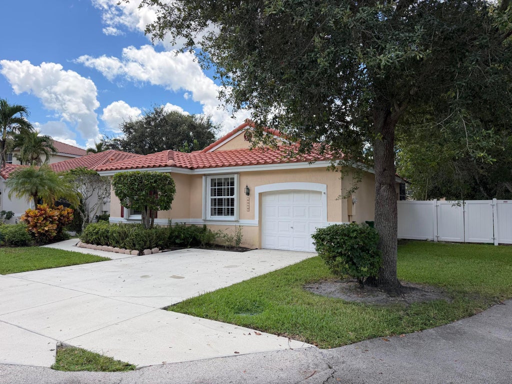 Photo of 15298 SW 49th Street, Davie, FL 33331 (MLS # B26078090)