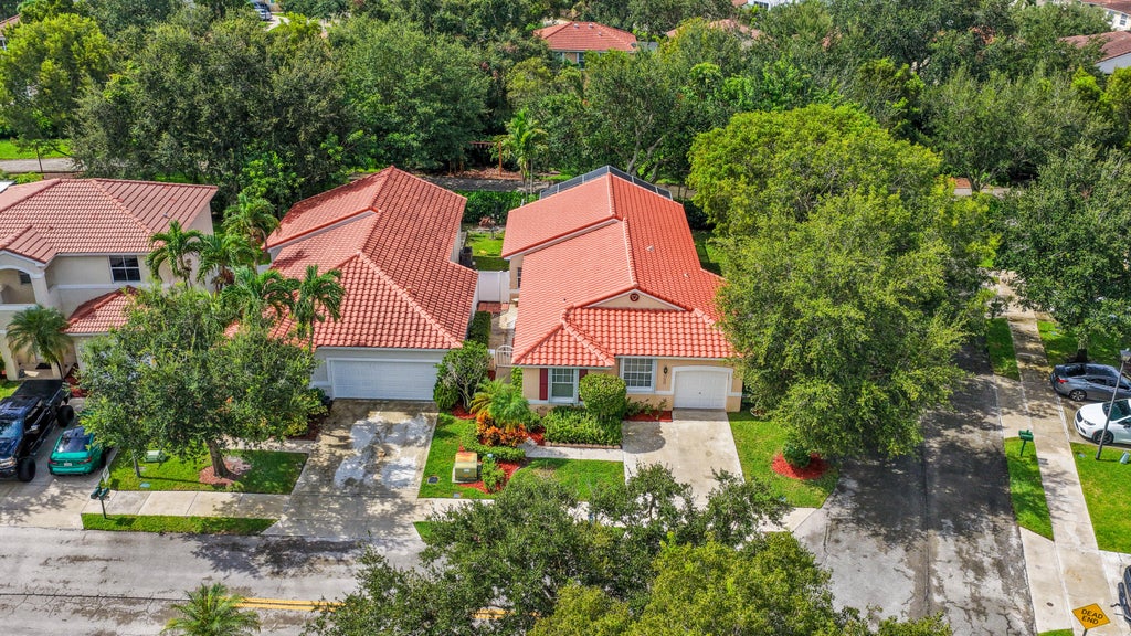 Photo of 15298 SW 49th Street, Davie, FL 33331 (MLS # B26078090)