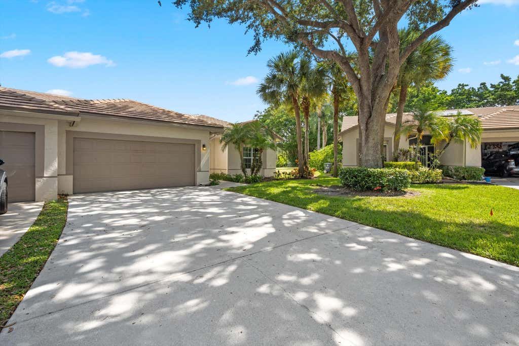 Photo of 7372 ROCKBRIDGE Circle #7372, Lake Worth, FL 33467 (MLS # B26065053)