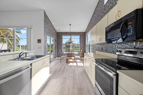 Tiny photo for 7372 ROCKBRIDGE Circle #7372, Lake Worth, FL 33467 (MLS # B26065053)