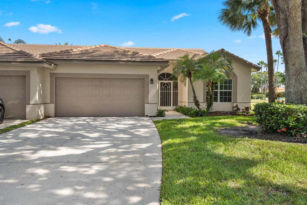 Photo of 7372 ROCKBRIDGE Circle #7372, Lake Worth, FL 33467 (MLS # B26065053)