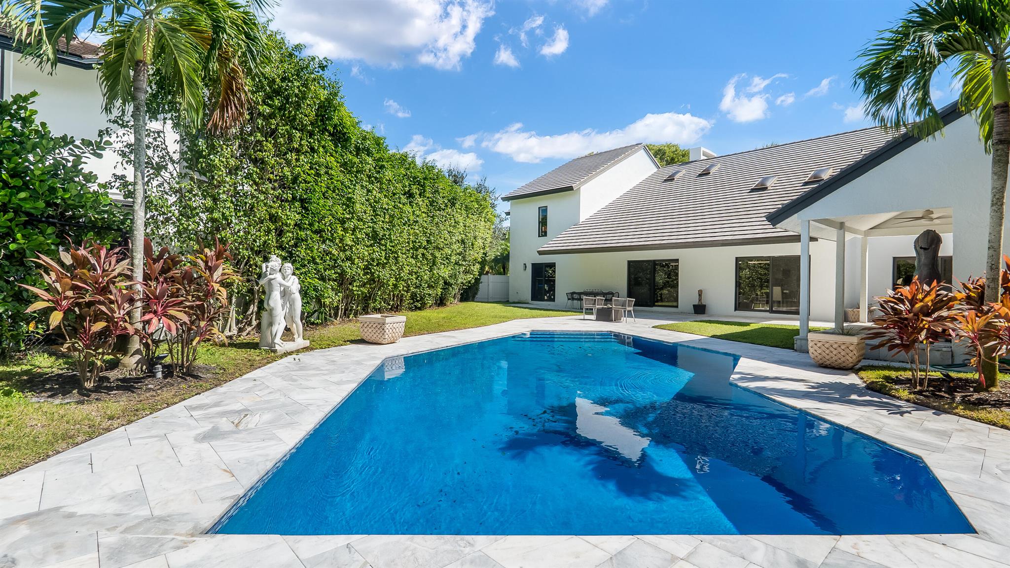 SANCTUARY - Residential