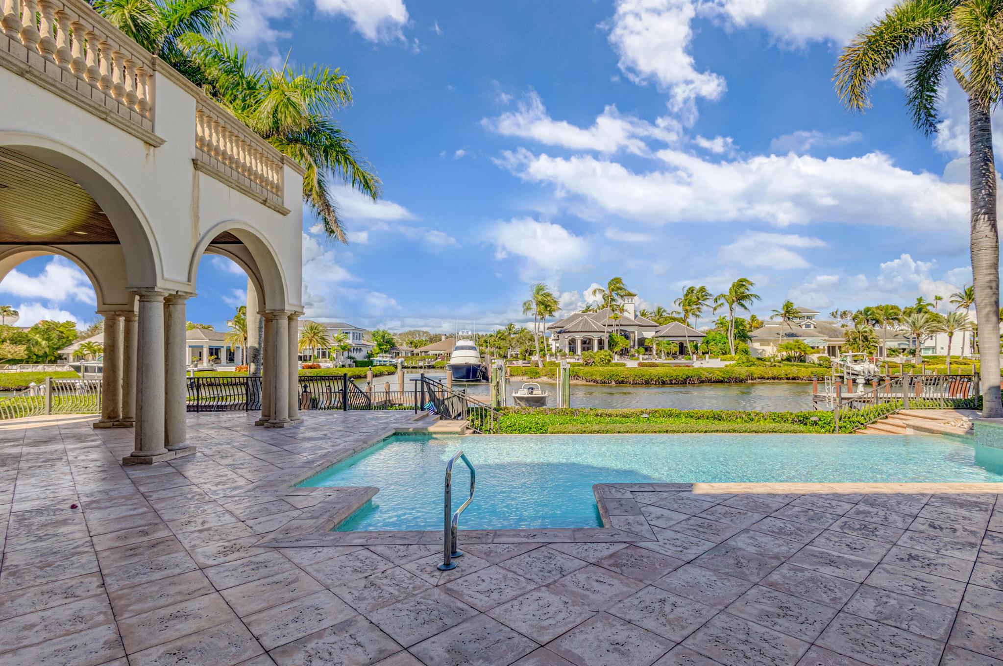 ADMIRALS COVE - Residential