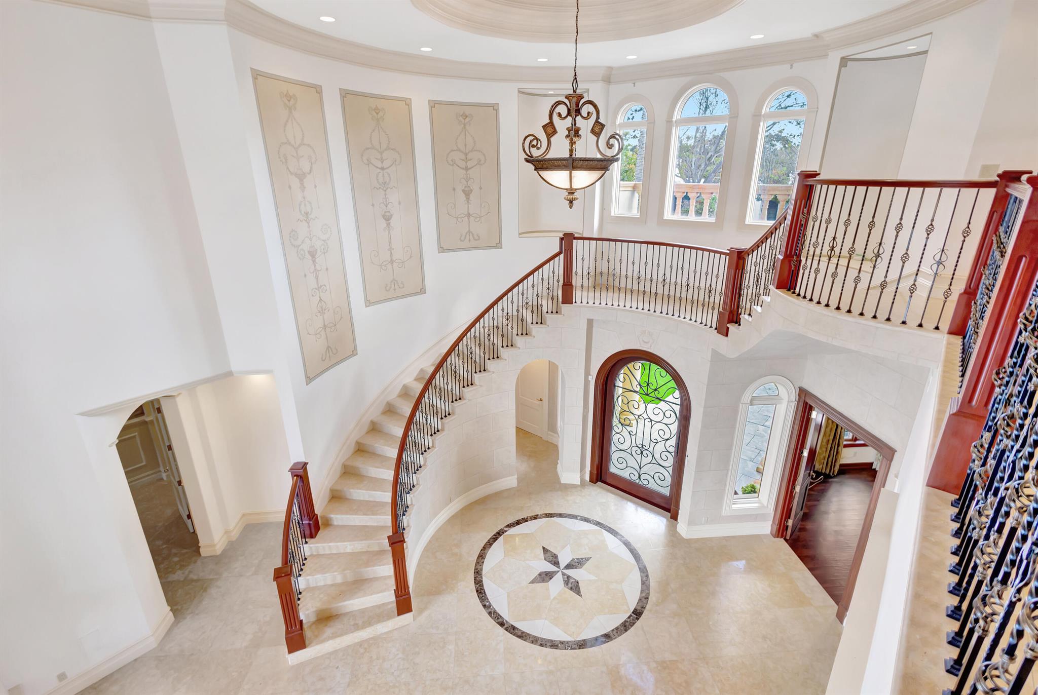 ADMIRALS COVE - Residential