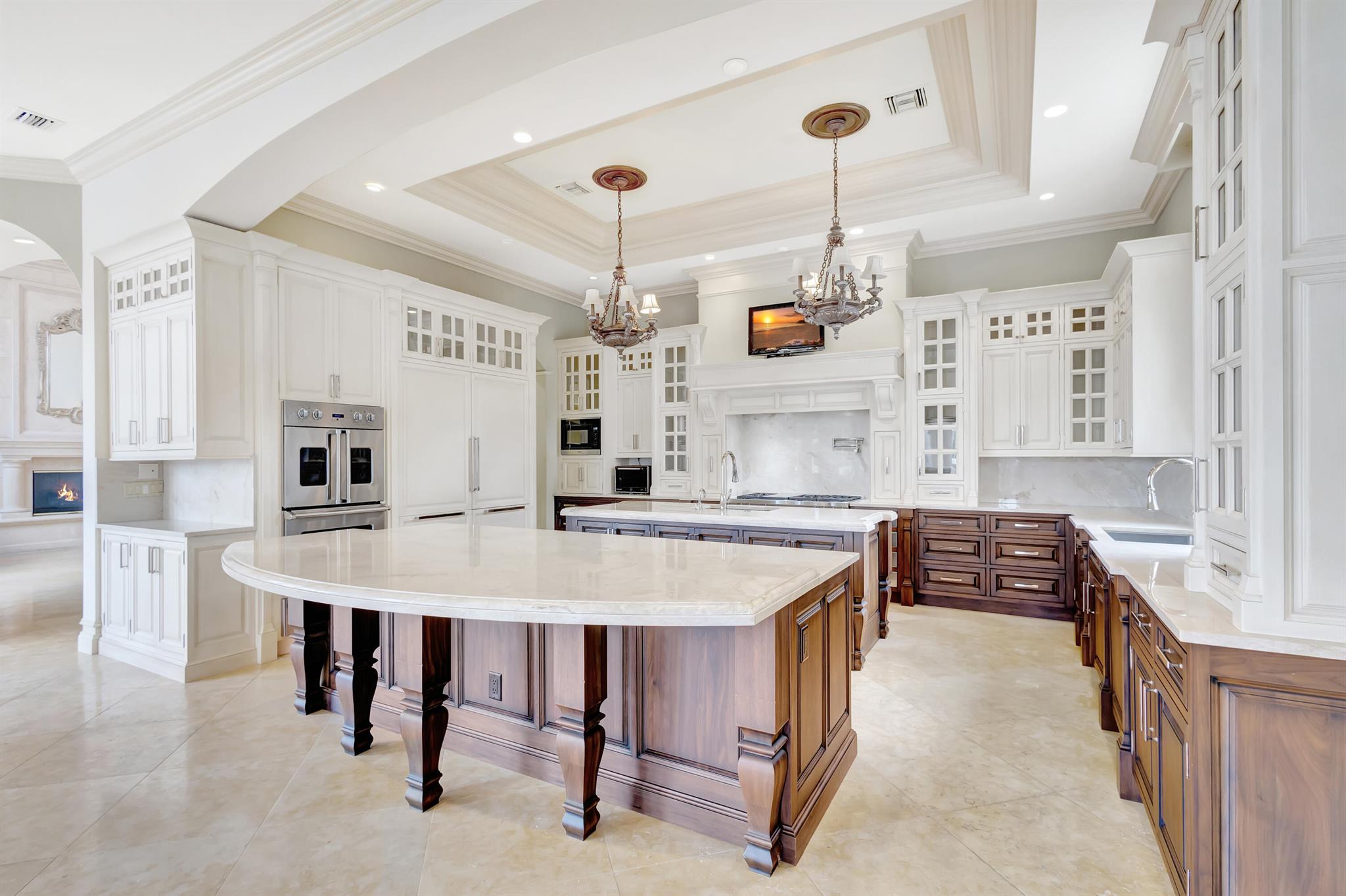 ADMIRALS COVE - Residential