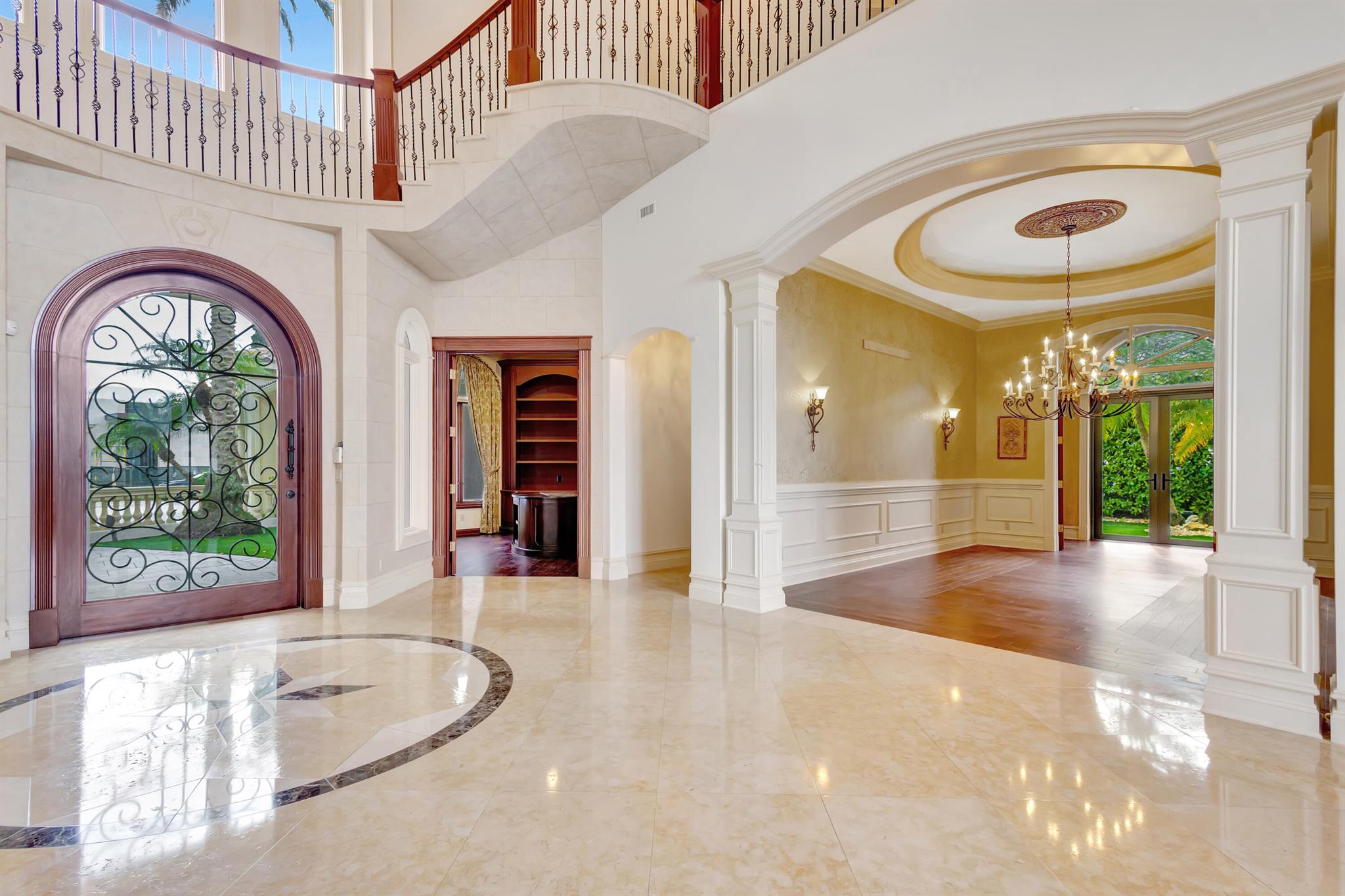 ADMIRALS COVE - Residential