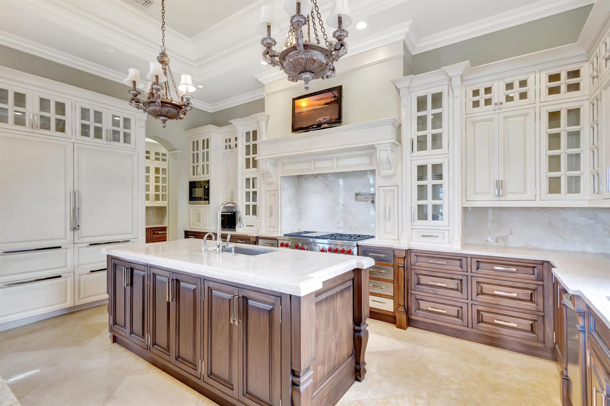 ADMIRALS COVE - Residential