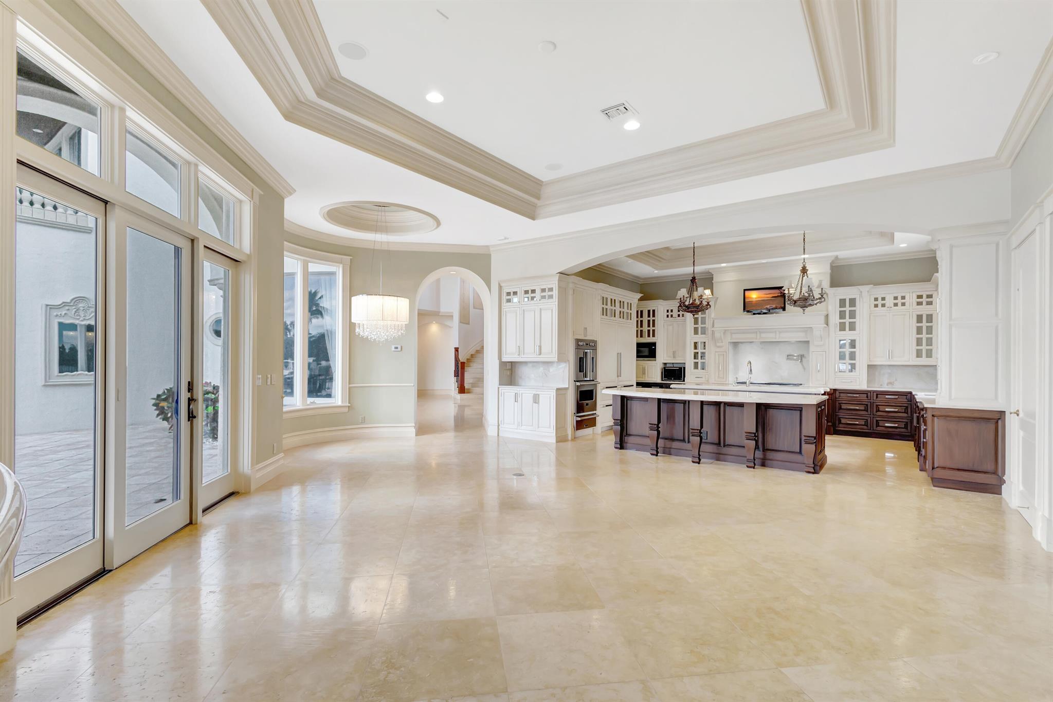 ADMIRALS COVE - Residential