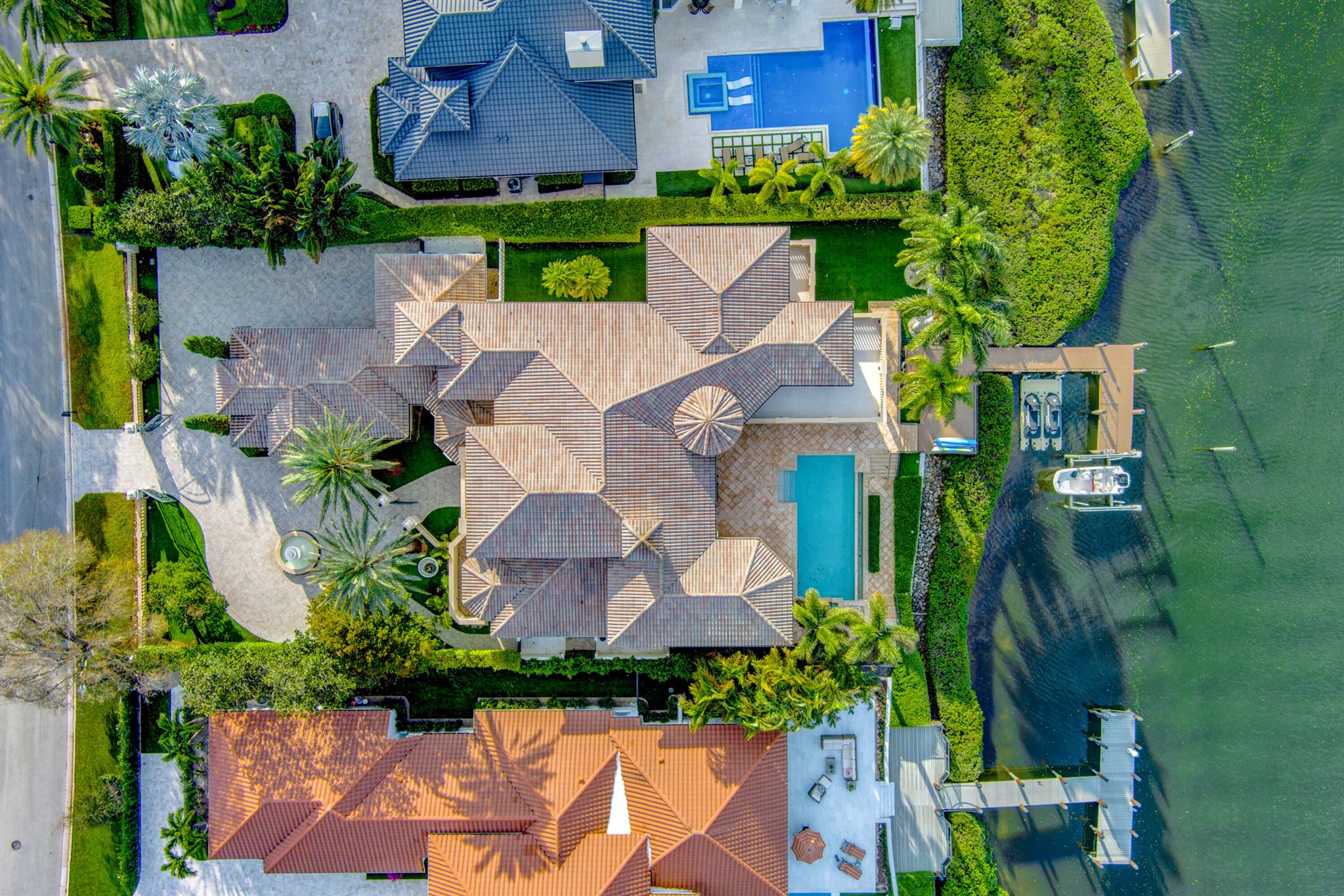 ADMIRALS COVE - Residential