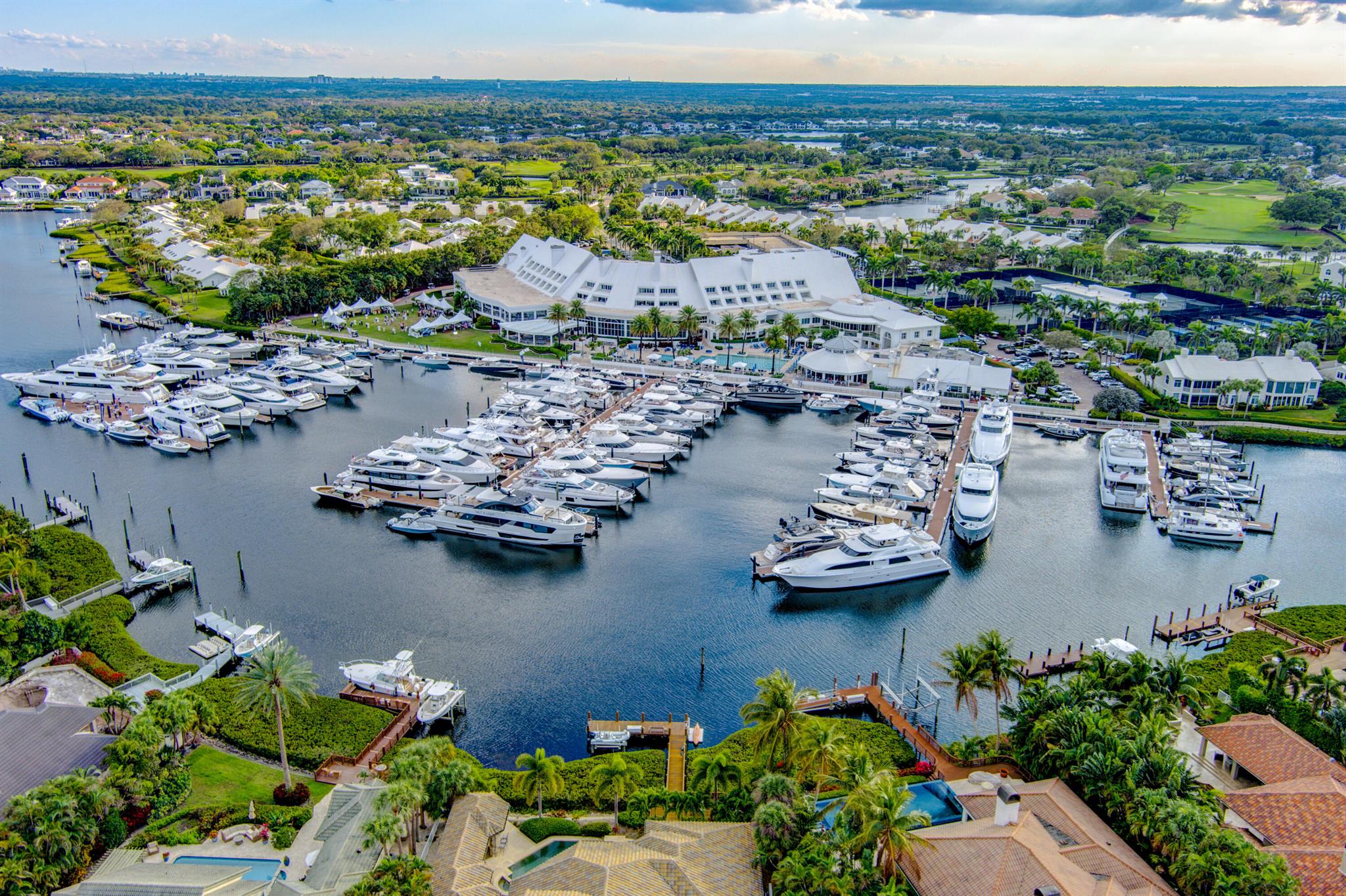 ADMIRALS COVE - Residential