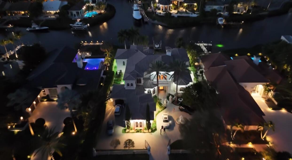 ADMIRALS COVE - Residential