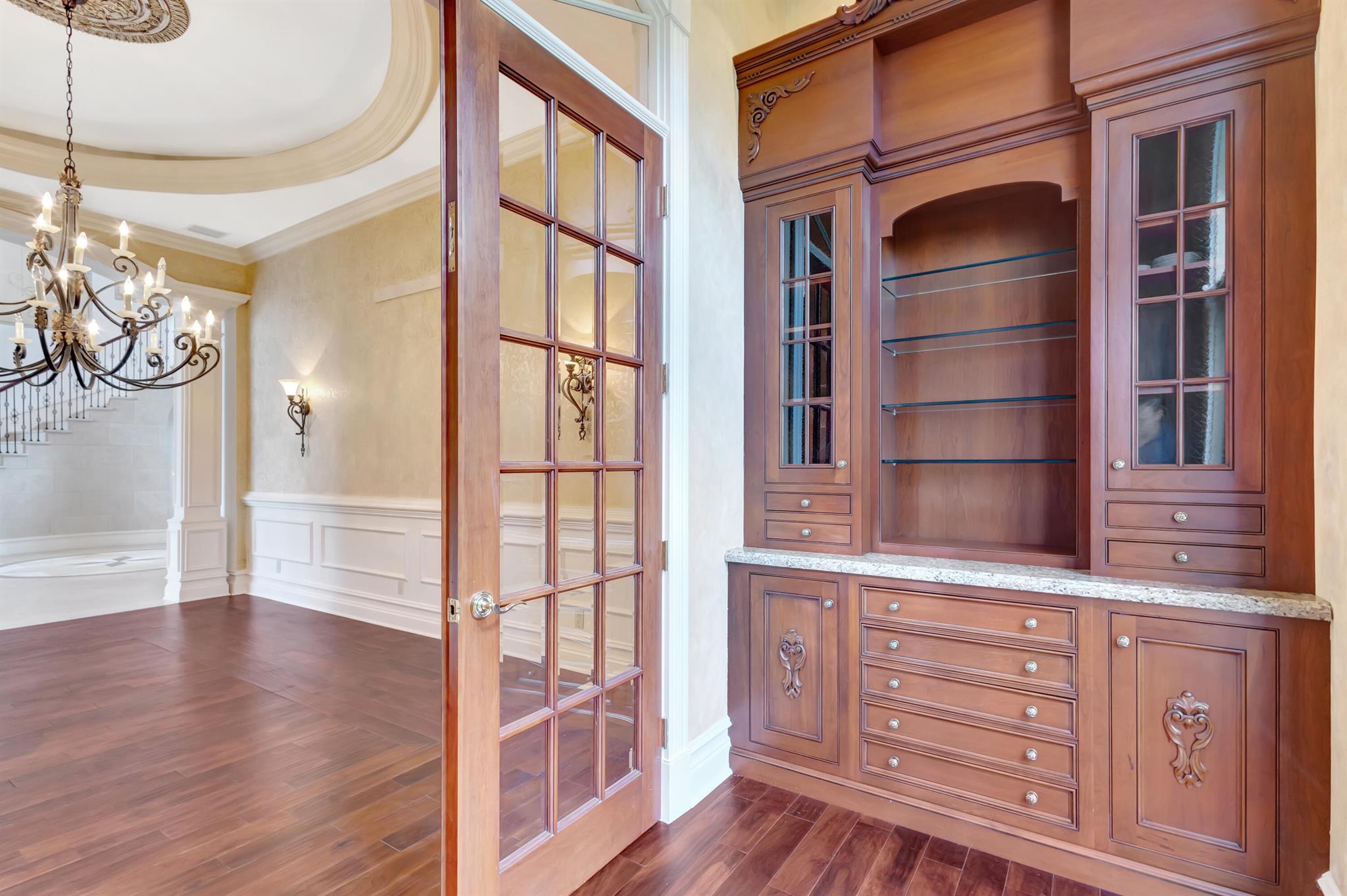 ADMIRALS COVE - Residential