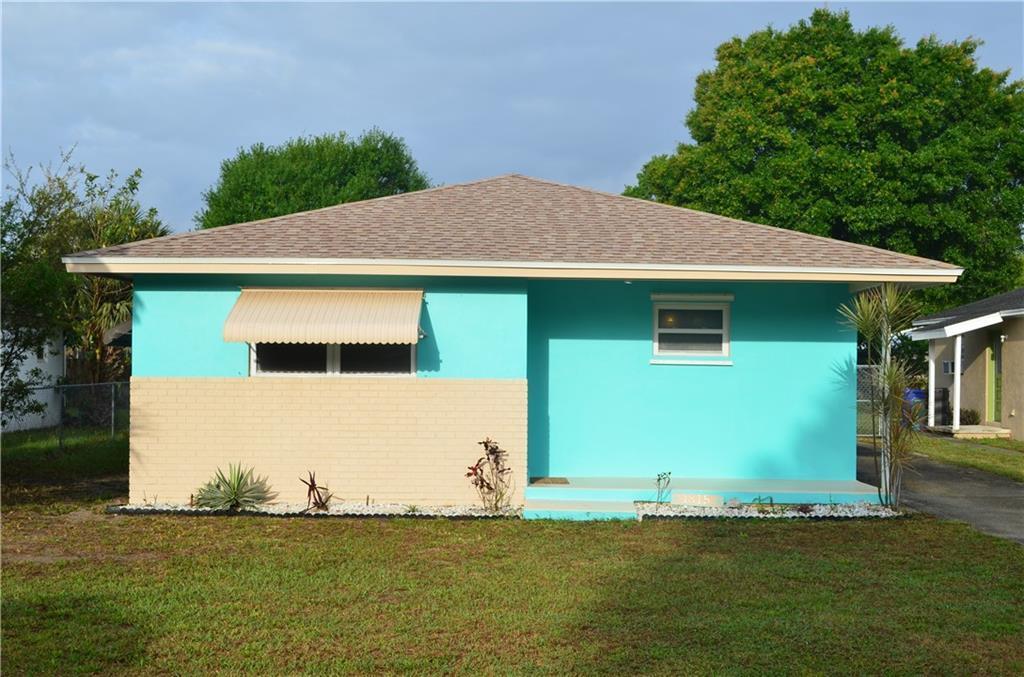 VERO BEACH RENTAL - Cute as a button. Centrally located close to shopping, schools, places of worship. 2 bedrooms/2 bath, screened patio, long driveway and fenced yard. Small dog considered at owner's discretion (no cats please). Move-in requirements: 650+, employment (3x rent), rental history, no prior evictions, and background. Deposits: $2150 first month and $2150 security deposits, $200 non-refundable pet fee. Rental application $50 per adult via rentspree.